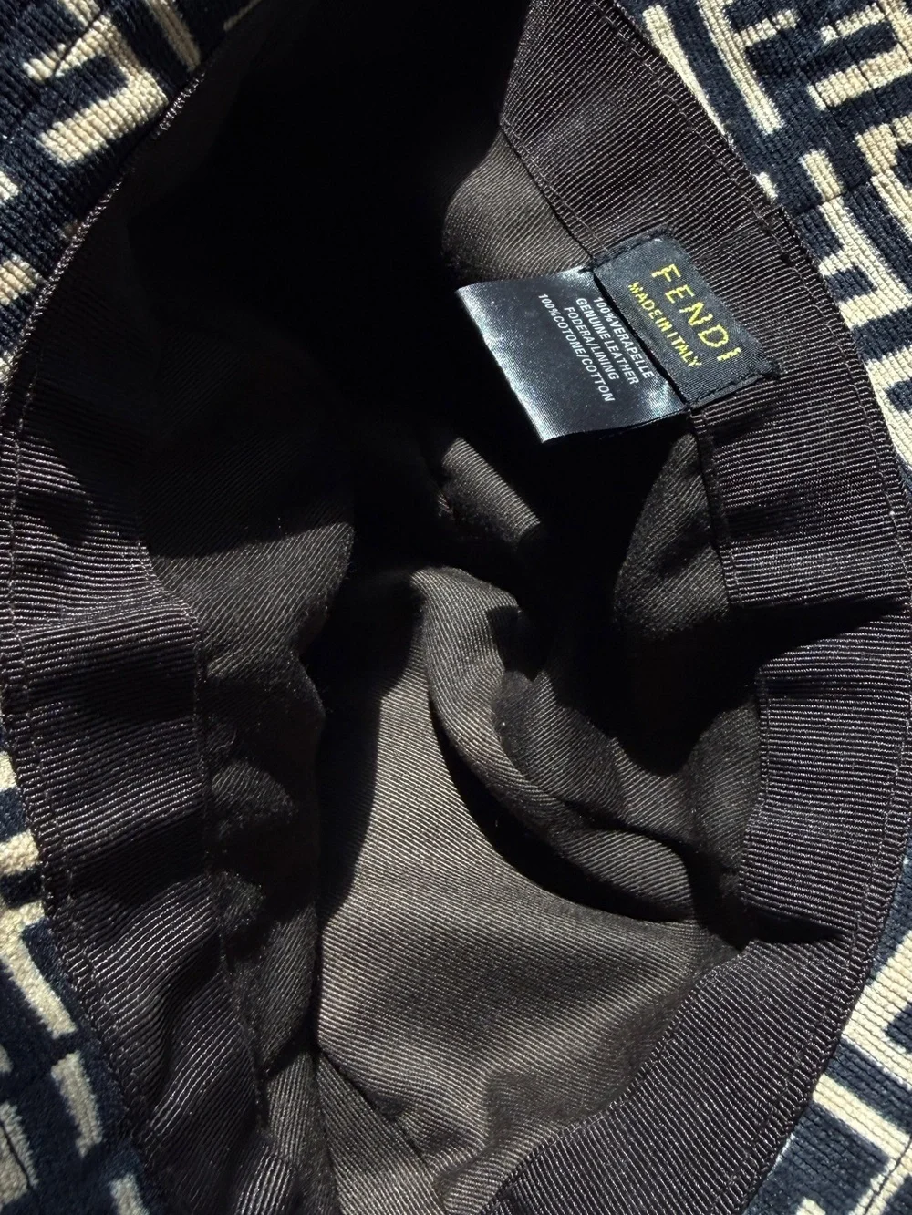 FENDI vintage 90s hat 🎩 Trotter FF